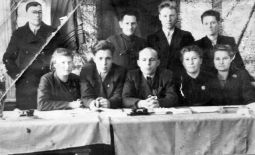 Избирательная комиссия в д. Губино, конец 1950-х