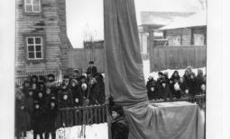 Открытие памятника. с. Моряковский Затон, 1966 г.