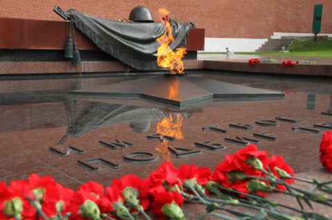 Имя твоё неизвестно, подвиг твой бессмертен