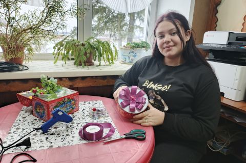 Готовлю я подарок маме