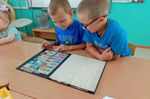 «Марки и история: уроки филателии в библиотеке»