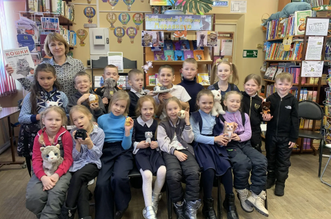 «Коты и кошки: пушистые друзья человечества»